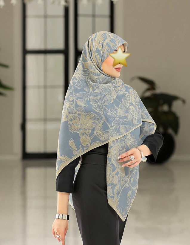 روسری نخی طرح گل و برگ